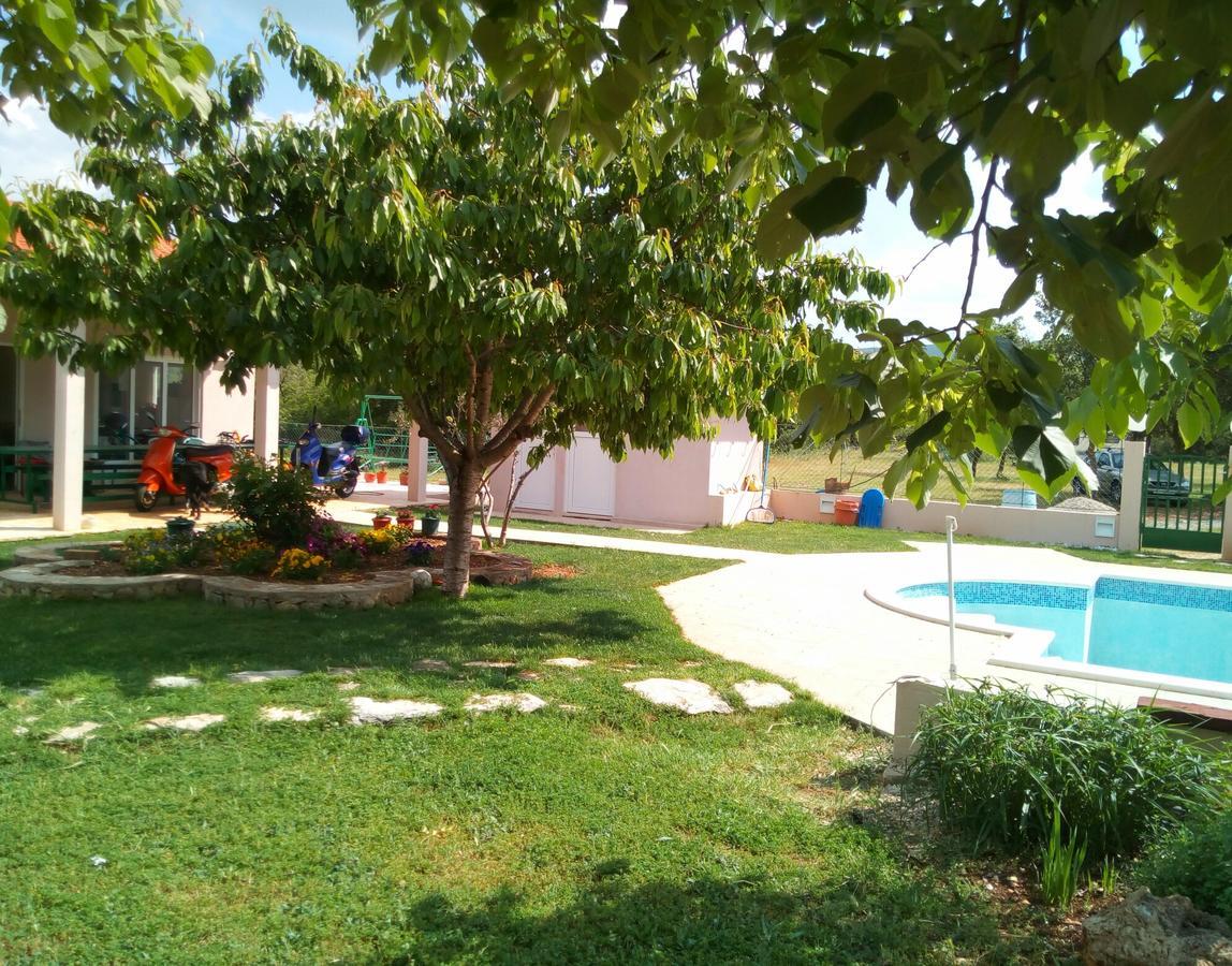 Kaja House Apartments Lozovac Exterior photo